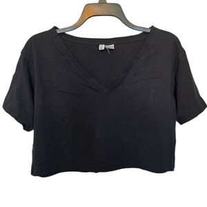 3/$15 Divided Black V-neck Oversized Croptop Size Small